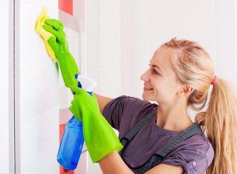 Checklist of standard office cleaning tasks for local businesses in Roehampton