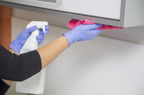 Move out cleaning service in Roehampton for houses, flats, and nearby South West London properties